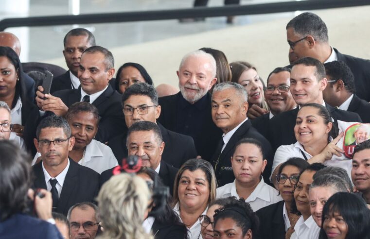 Lula concede recesso a terceirizados do Palácio do Planalto