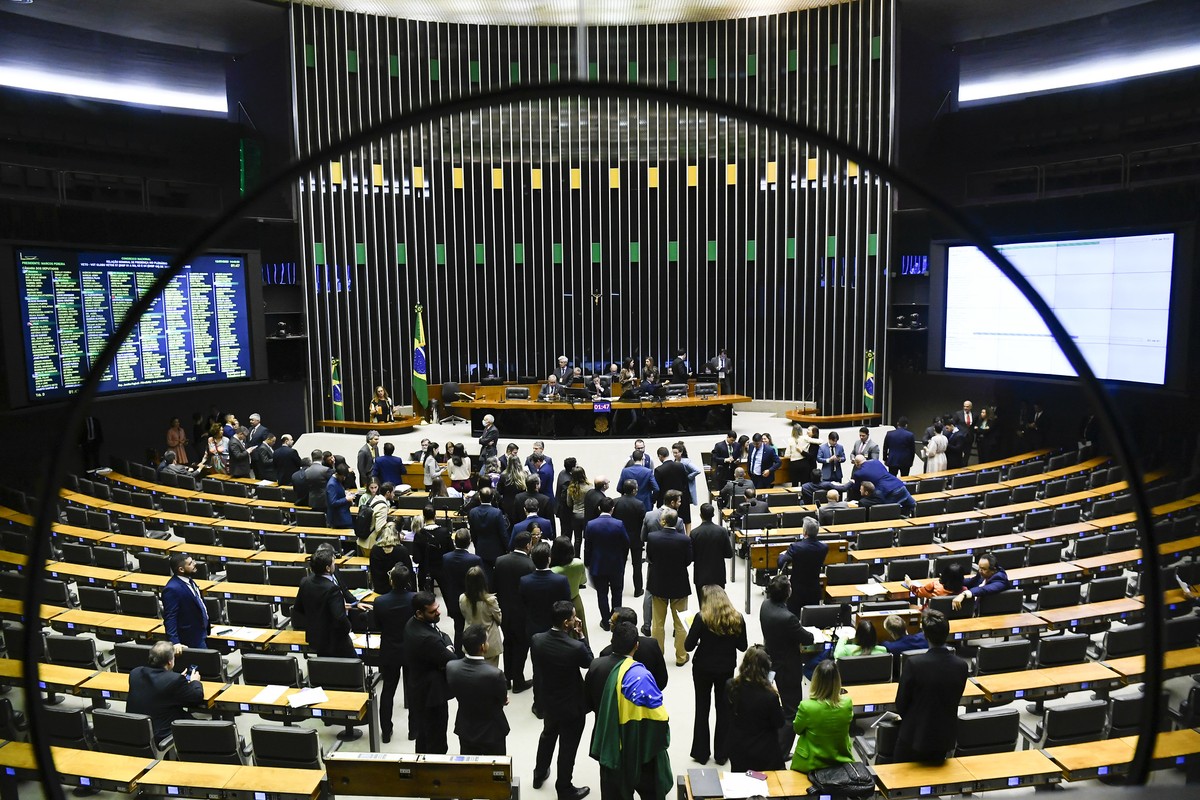 Desavenças dentro do governo ajudam Congresso a abocanhar valor recorde do Orçamento