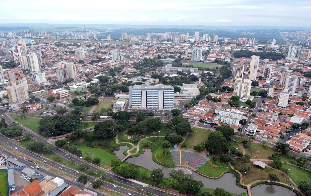 Saiba o que abre e o que fecha no feriado de Ano Novo em Bauru