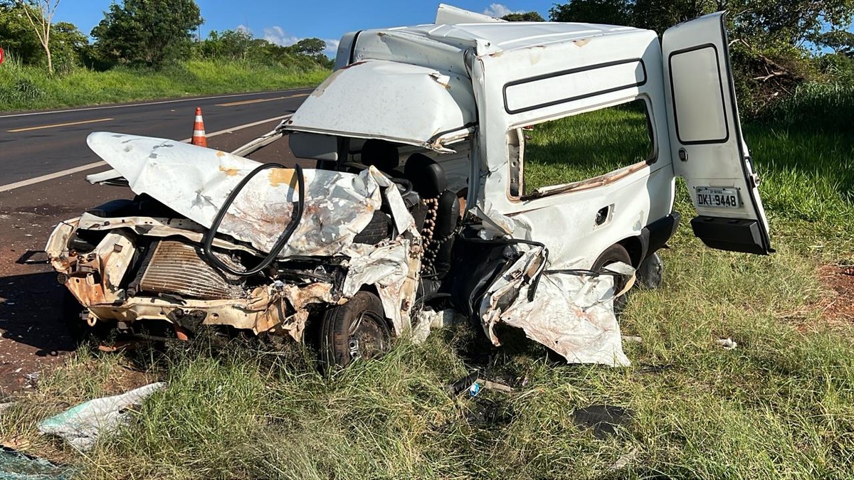 Acidente entre três carros mata homem e deixa outra pessoa gravemente ferida em rodovia de Ibitinga | Bauru e Marília