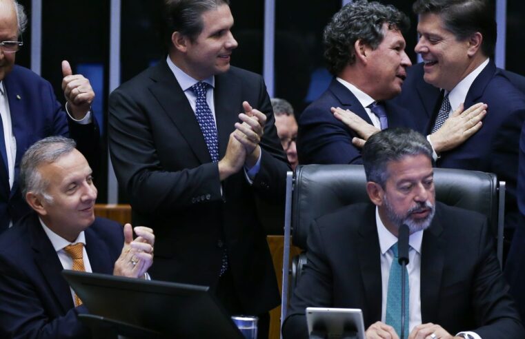 Câmara aprova reforma tributária em segundo turno