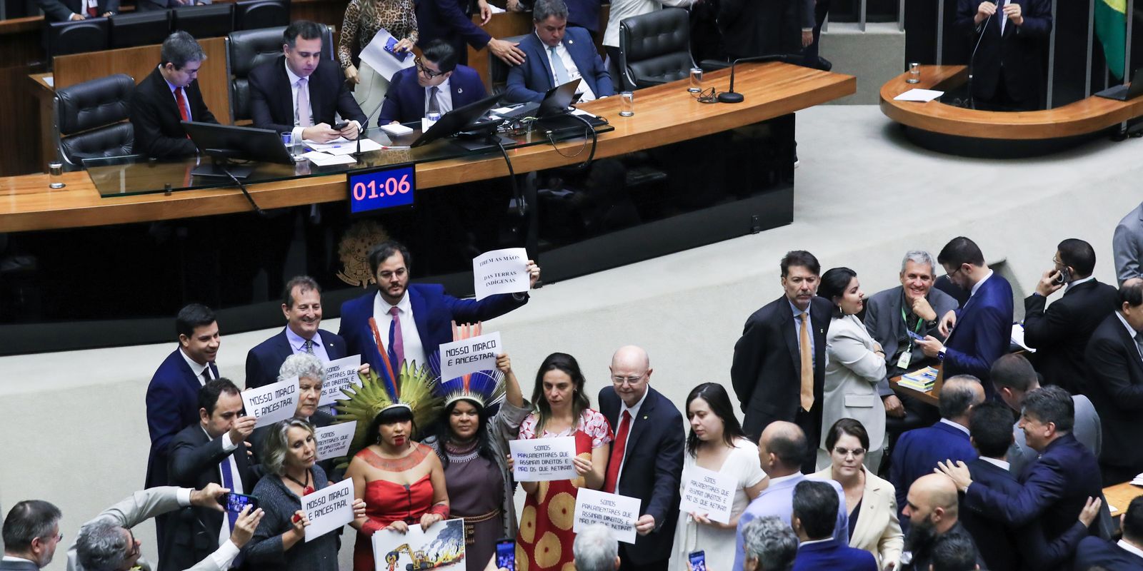 Congresso derruba veto de Lula e mantém marco temporal indígena