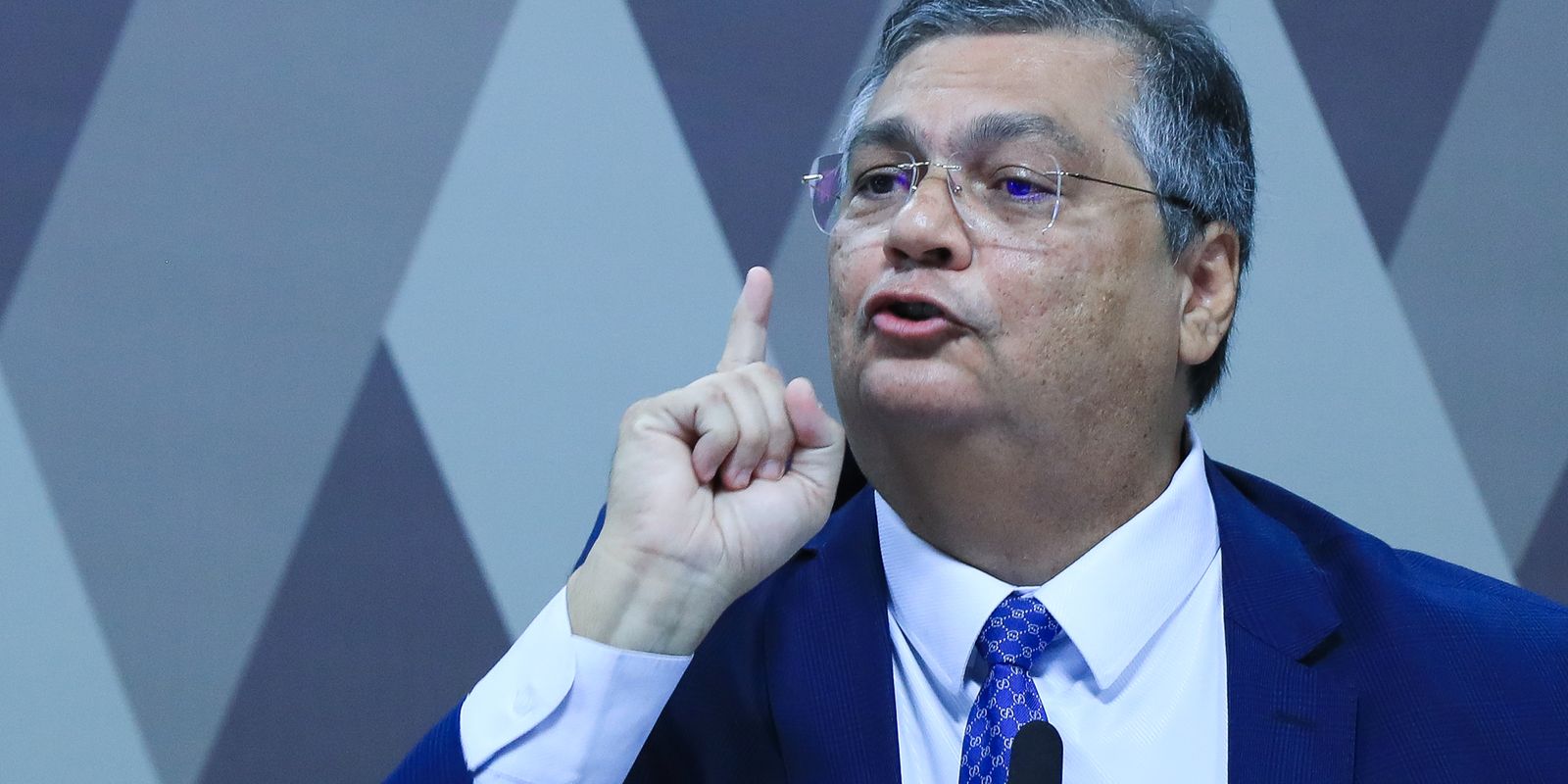 Flávio Dino opina sobre mandato no STF e regulação de redes sociais