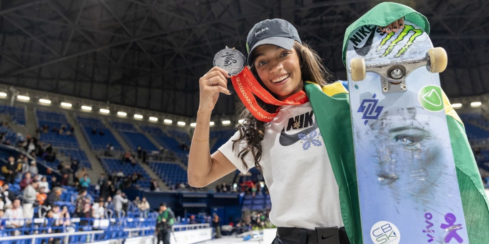 Rayssa Leal conquista prata no Mundial de skate street no Japão