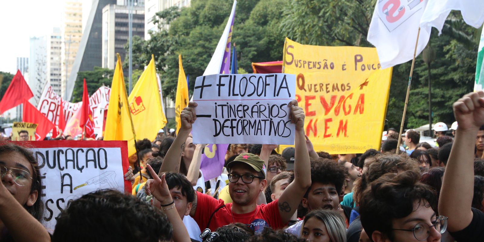 Votação do relatório do Novo Ensino Médio é adiada para 2024