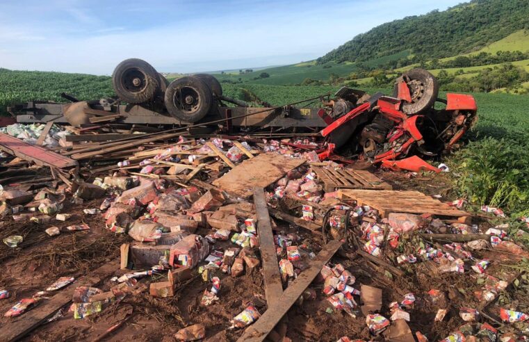 Homem morre após caminhão ficar ‘esmagado’ ao cair em ribanceira de serra em Pardinho