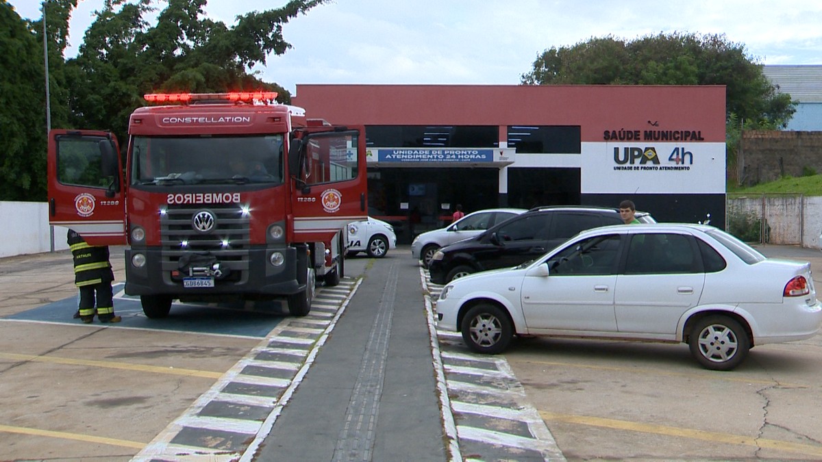 Trabalhador cai de telhado em UPA e acaba sendo socorrido por funcionários da unidade, na zona sul de Presidente Prudente