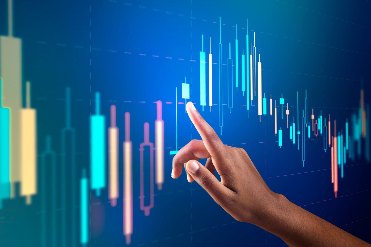 Dólar fecha em queda, com expectativa sobre juros dos EUA no foco; Ibovespa sobe