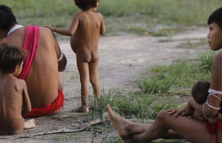 Forças Armadas levarão 15 mil cestas de alimentos aos Yanomami