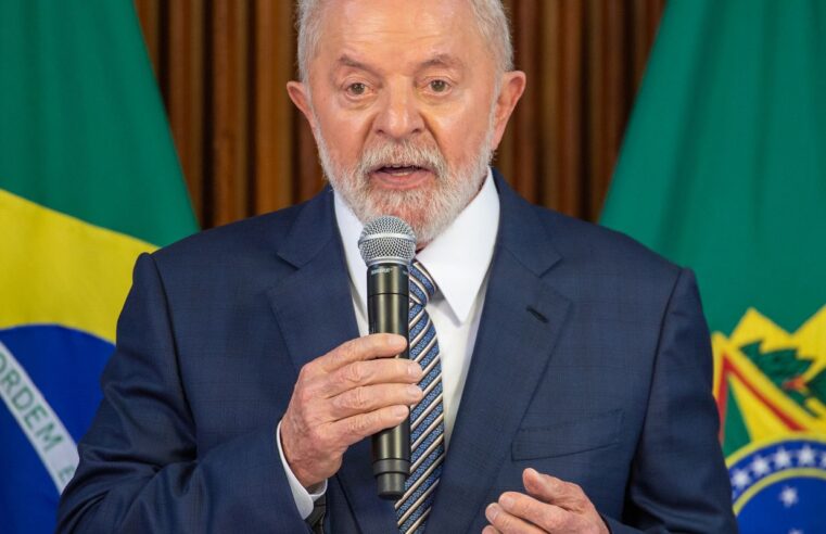 Lula lança pedra fundamental do campus do ITA em Fortaleza