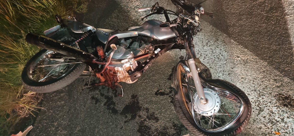 Motociclista e garupa ficam feridos em colisão frontal com carro na rodovia Marechal Rondon