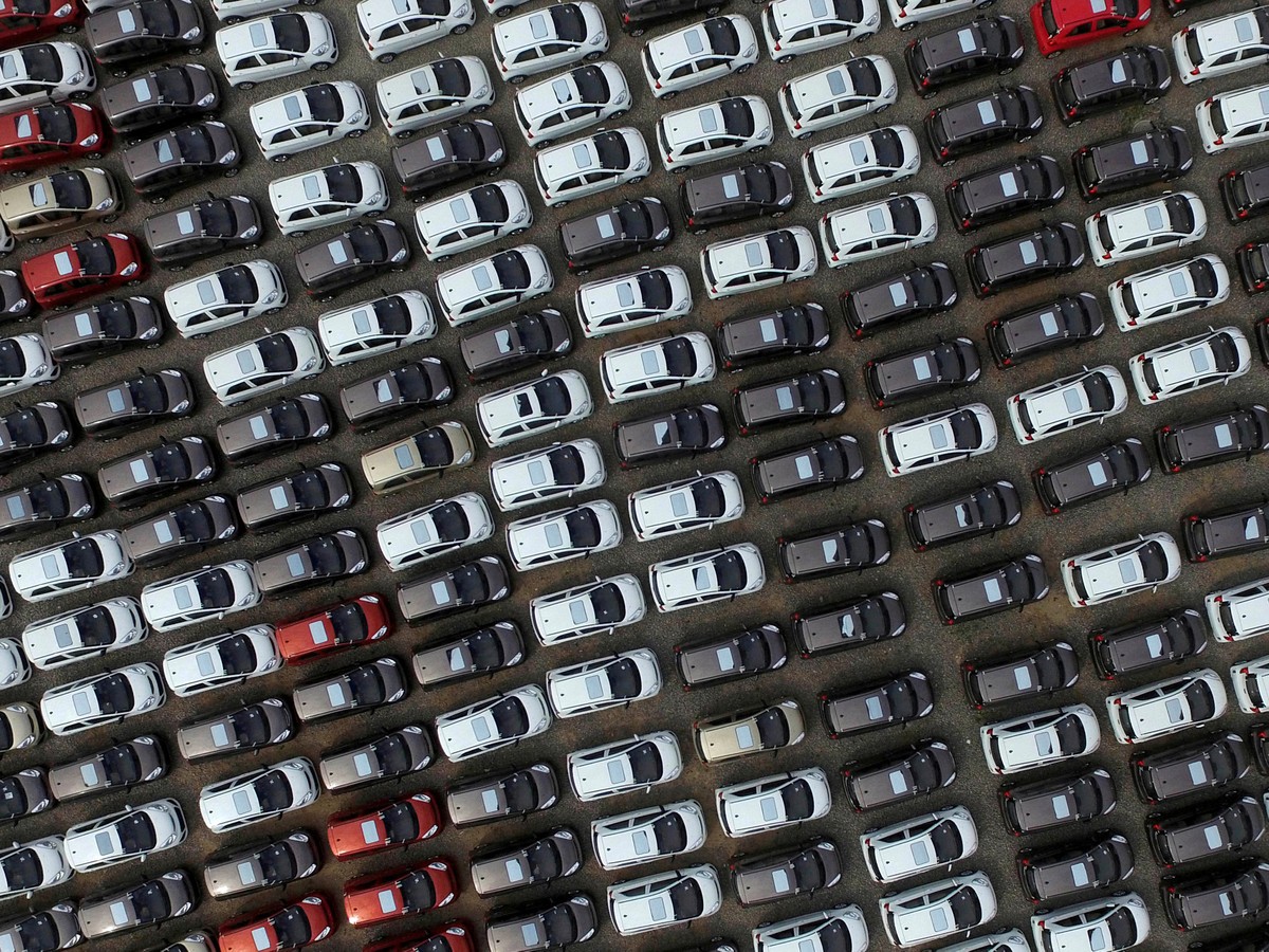 Juros mais baixos e alta de emplacamentos: vai ficar mais fácil comprar um carro zero em 2024