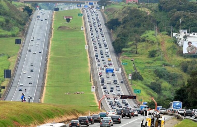 Mais de 1 milhão de veículos devem passar pelas rodovias do centro-oeste paulista durante feriado de carnaval; Veja os horários de pico