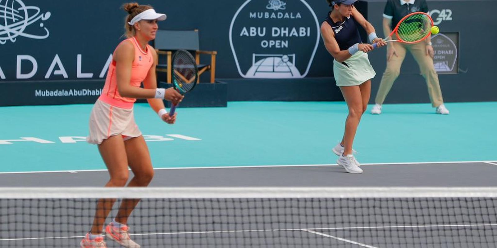 Bia Haddad e Luisa Stefani voltam a vencer e vão à semi em Abu Dhabi