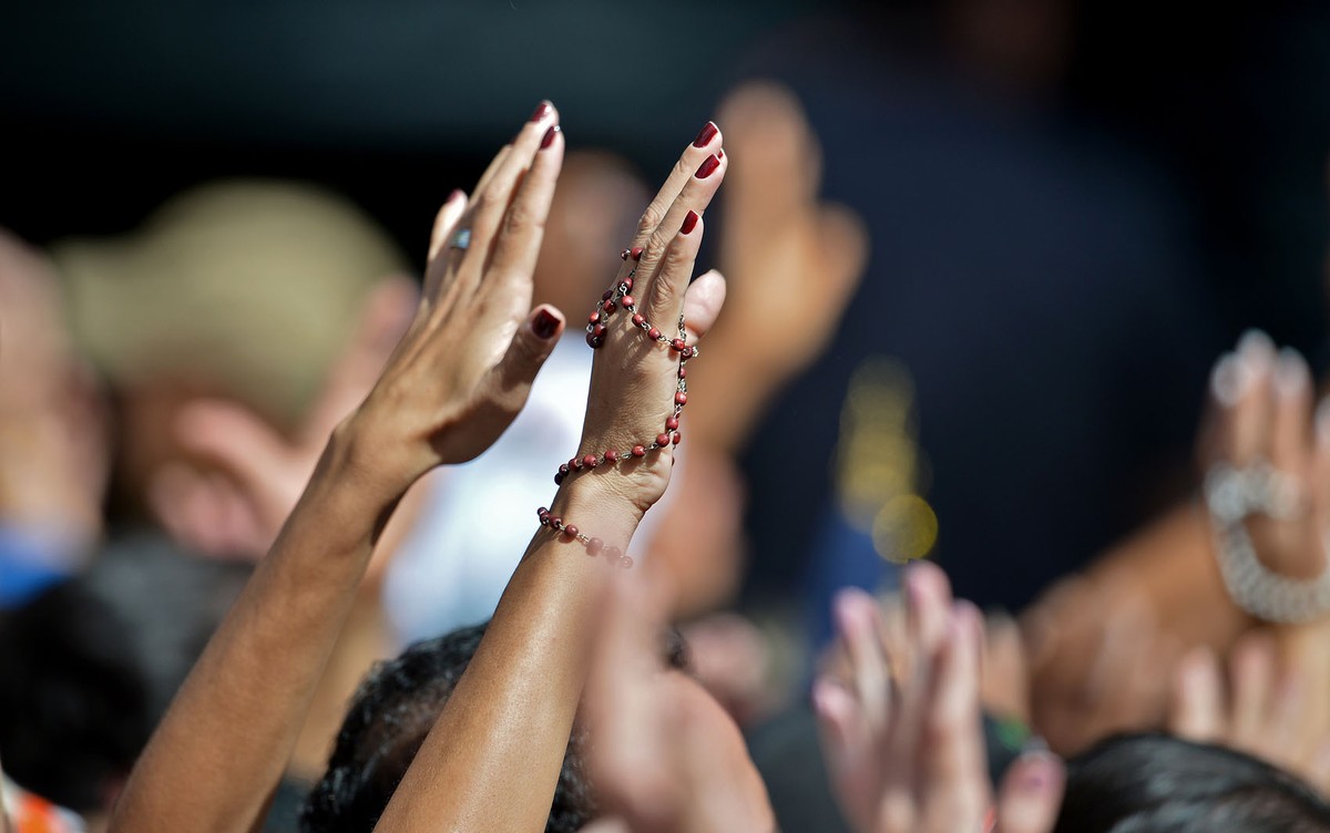 Brasil tem mais templos religiosos do que hospitais e escolas juntos; Região Norte lidera com 459 para cada 100 mil habitantes | Censo