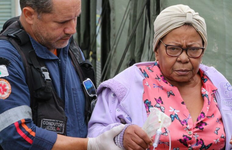 Casos graves de dengue têm alta; idosos são os mais afetados