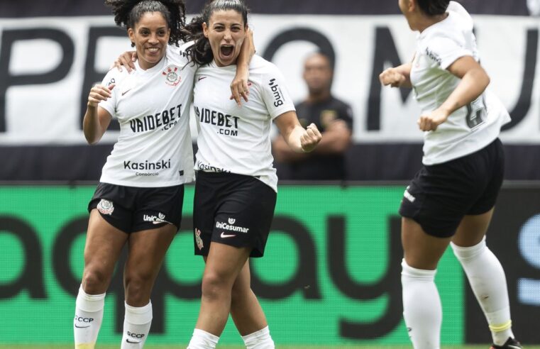 Corinthians derrota Cruzeiro e conquista tri da Supercopa feminina