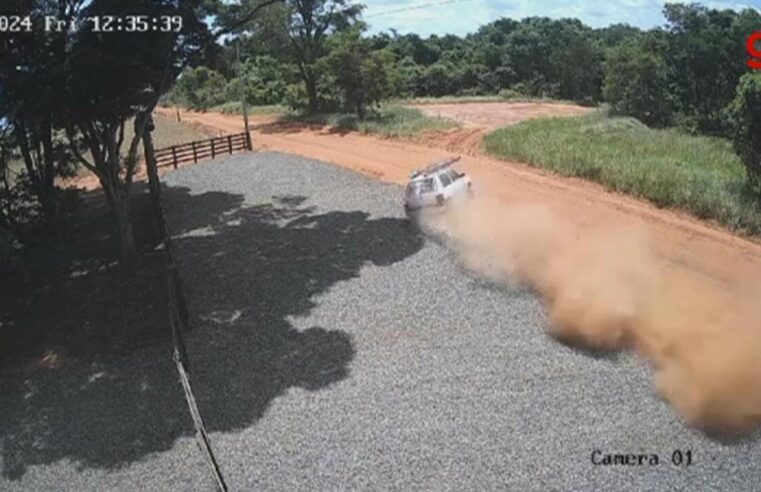 VÍDEO: jovem morre ao ser arremessado após capotar carro em estrada de terra de Platina