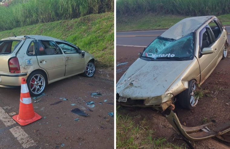 Carro com 6 pessoas capota após ser atingido por outro em rodovia