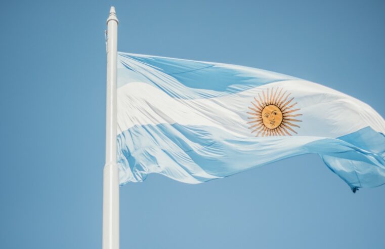 Inflação argentina sobe 11% em março e chega a 287,9% em 12 meses