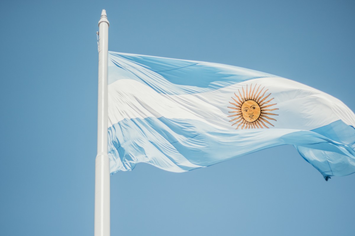 Inflação argentina sobe 11% em março e chega a 287,9% em 12 meses