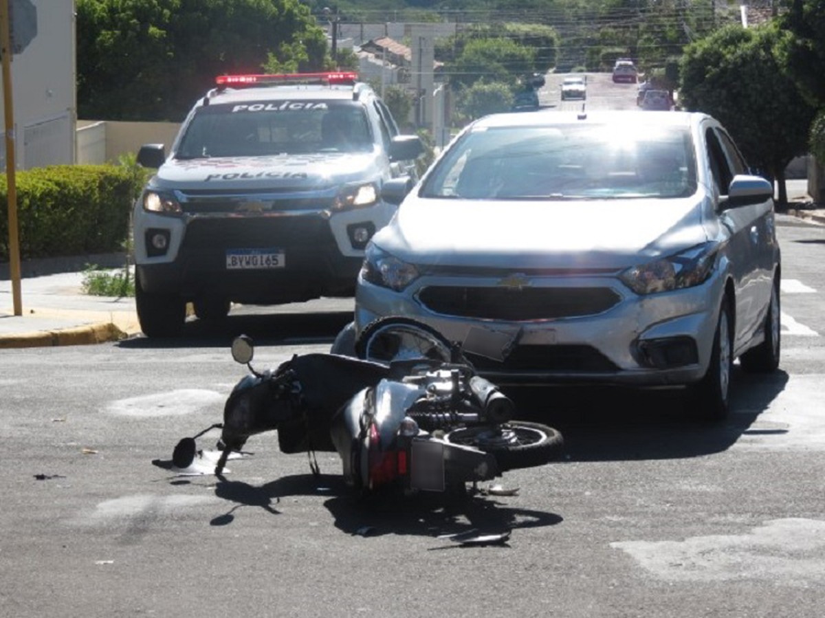 Motociclista de 34 anos sofre ferimentos graves após acidente de trânsito, em Dracena