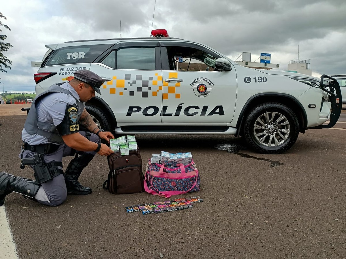 Polícia Rodoviária apreende ampolas de anabolizantes e cigarros eletrônicos no interior de SP