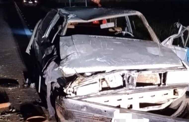 Jovem de 21 anos morre após carro capotar em rodovia de Botucatu