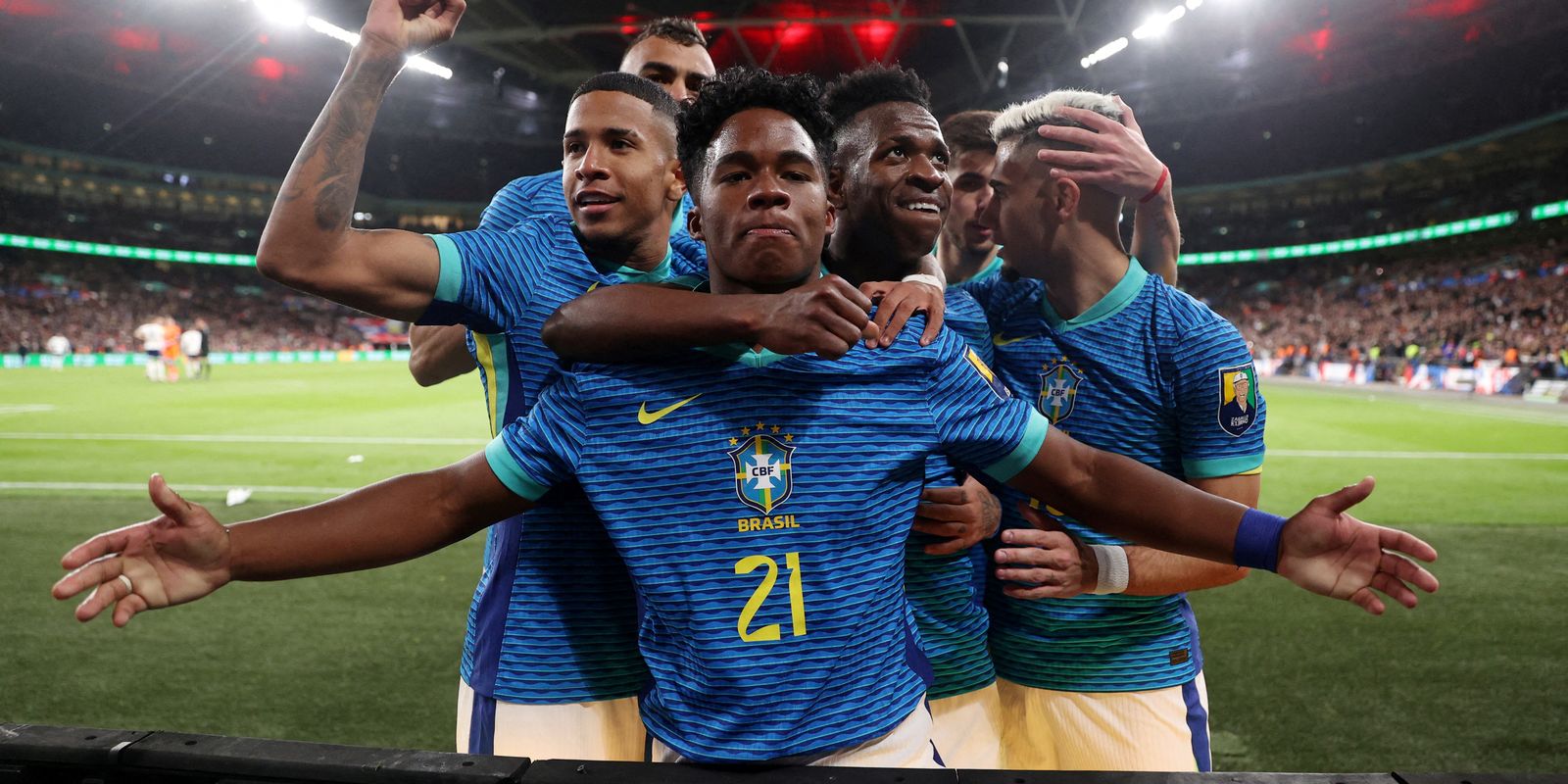 Brasil vence Inglaterra por 1×0 na estreia de Dorival Júnior