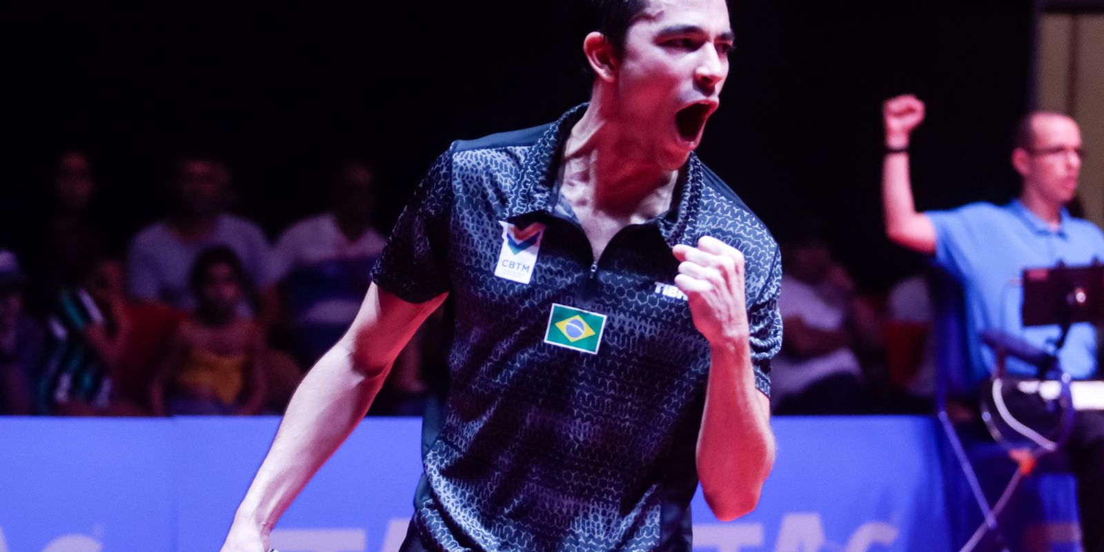 Calderano bate chinês bicampeão mundial e vai à final de WTT Champions