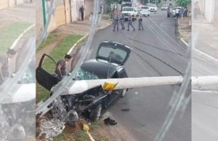 Motorista morre após atingir poste no Parque Viaduto em Bauru | Bauru e Marília