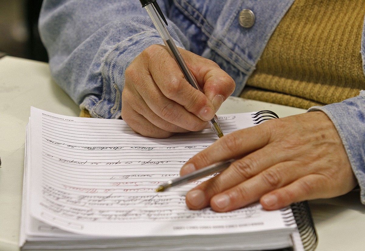 Sesi oferece cursos gratuitos de Educação de Jovens e Adultos; saiba como se inscrever