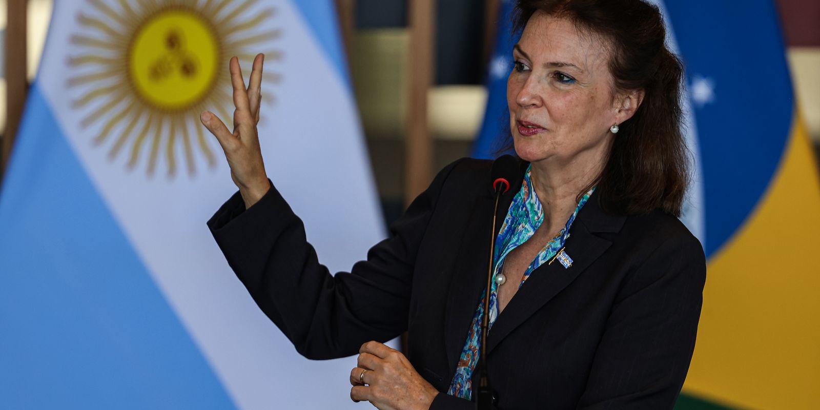 Chanceler argentina nega interferência na questão entre Brasil e o X