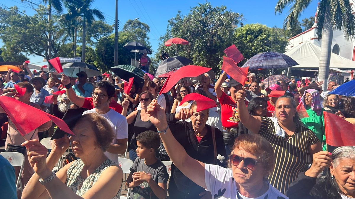 Com pedidos, promessas e agradecimentos, celebração de Santo Expedito reúne milhares de fiéis católicos