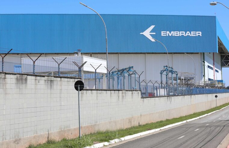 Embraer anuncia investimento de cerca de R$ 2 bilhões e geração de 900 empregos no Brasil