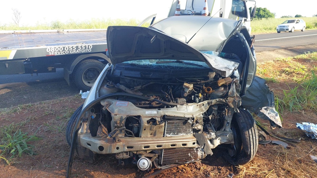 Colisão entre carro e caminhão mata uma pessoa na Rodovia José Jacinto de Medeiros, em Taciba