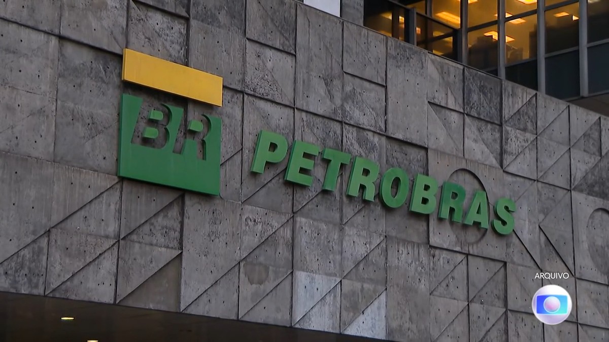 Após ‘fritura’ do presidente da Petrobras, ministro diz ver ‘correção de rumo’ na companhia | Política