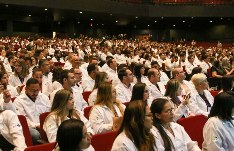 Brasil tem 575.930 médicos ativos: 2,81 por 100 mil habitantes