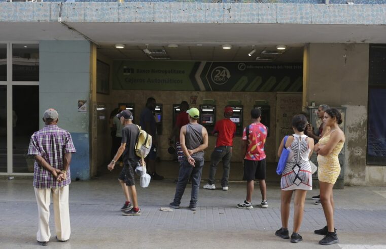 Falta dinheiro em Cuba: país vive escassez de notas em meio à pior crise econômica em décadas | Mundo