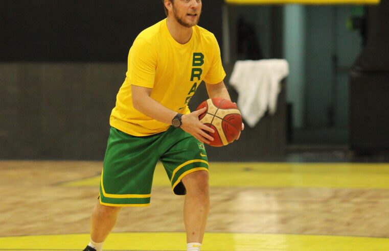 Gustavo De Conti deixa o comando da seleção masculina de basquete