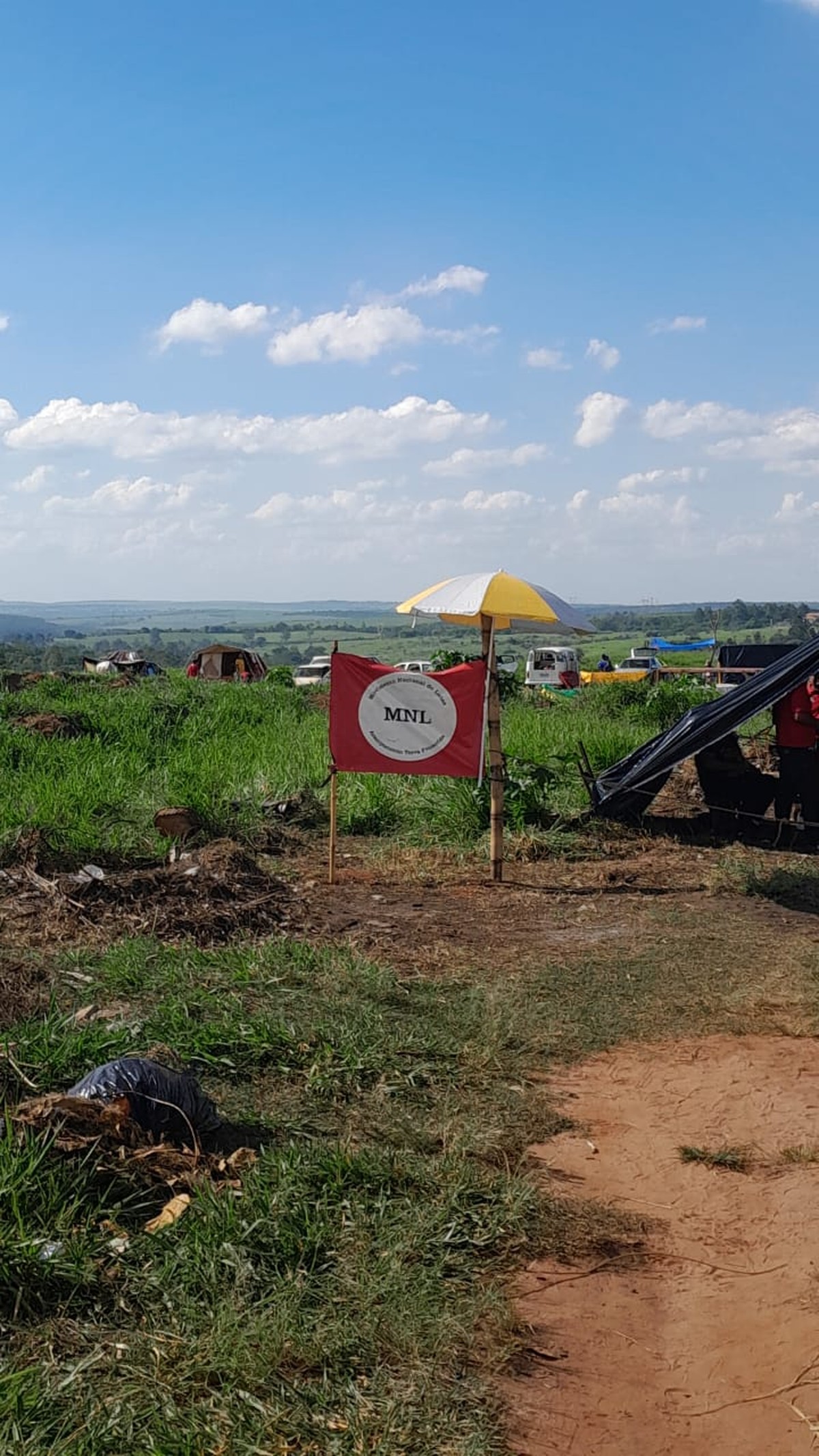 Integrantes do Movimento Nacional de Lutas invadem terreno particular em Bauru | Bauru e Marília