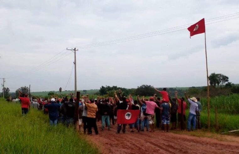 Manifestantes do MST ocupam fazenda durante protesto no interior de SP | Bauru e Marília