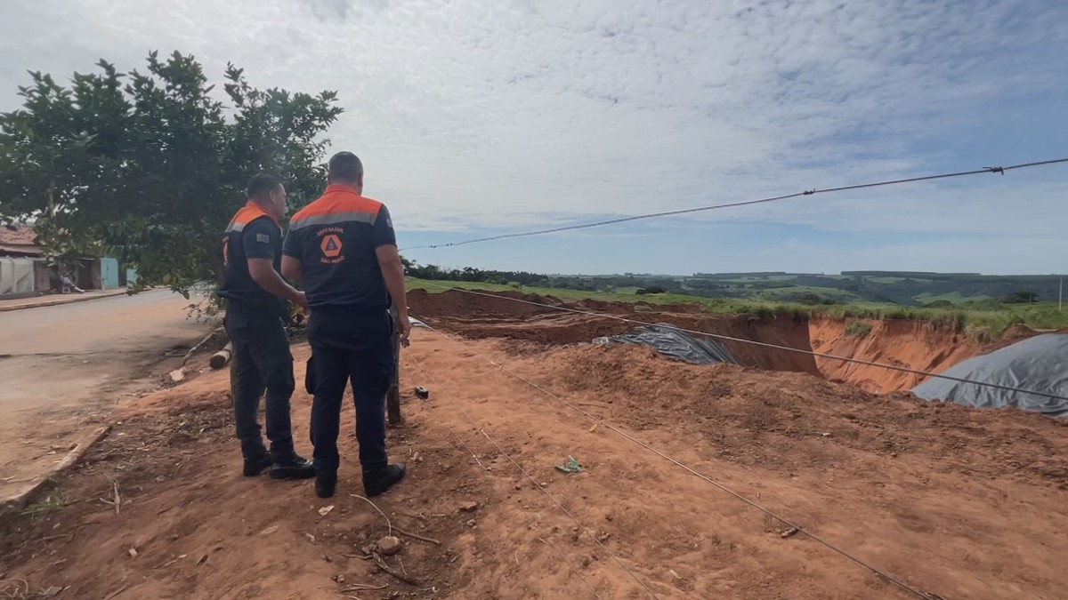 Moradores temem aumento da cratera registrada por satélite em Lupércio: ‘Está todo mundo com medo’ | Bauru e Marília