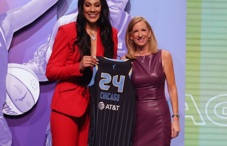 Pivô da seleção brasileira é terceira escolha do Draft da WNBA