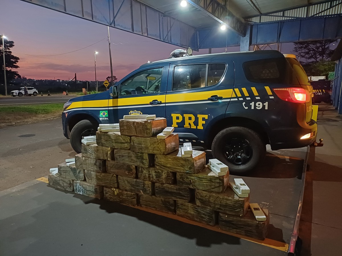 Polícia Rodoviária Federal apreende grande quantidade maconha após fuga de motorista no interior de SP | Bauru e Marília