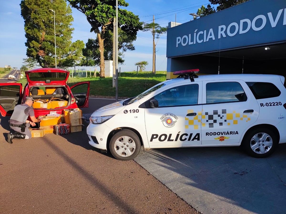 Polícia Rodoviária apreende carro com 1 mil produtos de origem estrangeira e sem documentação fiscal, em Presidente Venceslau | Presidente Prudente e Região