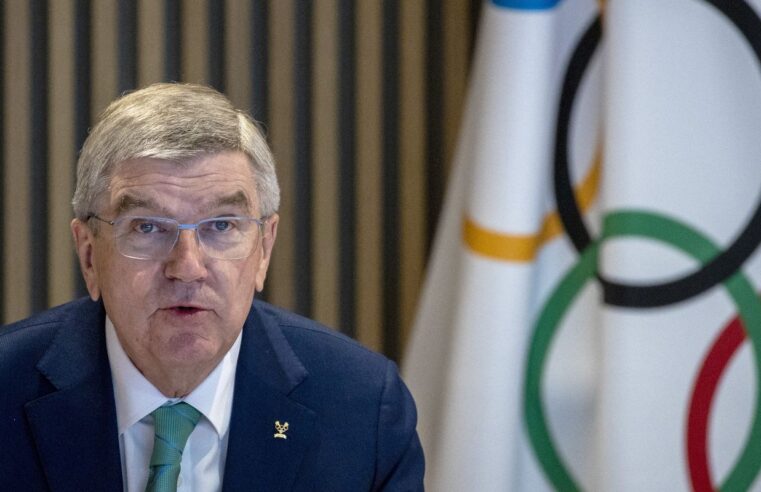 Rússia intensifica críticas a Thomas Bach, presidente do COI