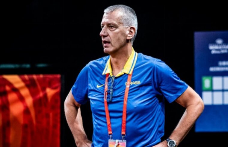 Técnico Petrovic retorna à seleção de basquete com equipe experiente