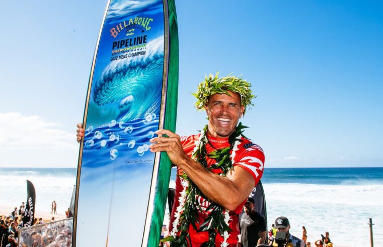 “Tudo chega ao fim”, diz Kelly Slater após eliminação em etapa da WSL