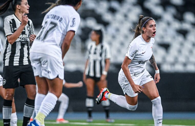 Corinthians bate Botafogo e mantém liderança do Brasileiro Feminino